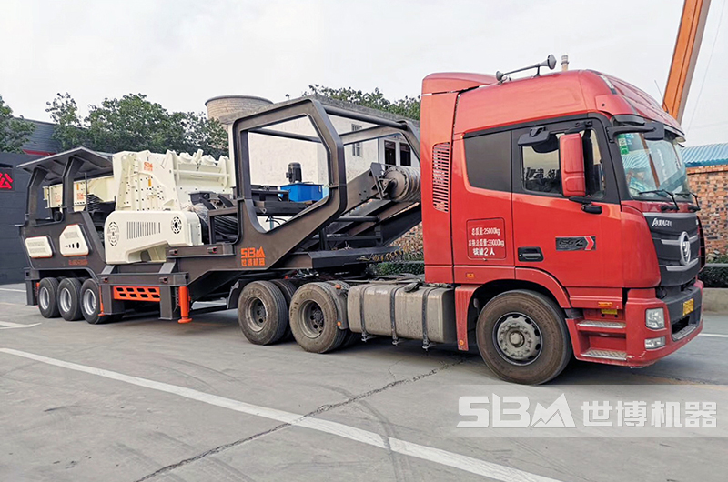 移動破碎機設備發(fā)貨 移動破碎機設備發(fā)貨