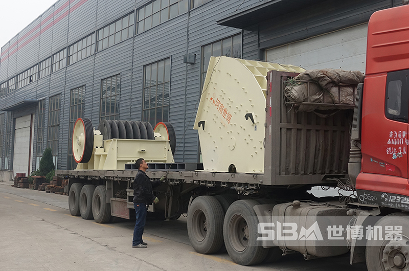 世博碎石機(jī)裝車(chē)發(fā)貨