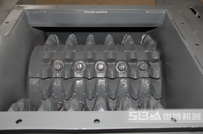 狼牙破碎機齒輥細節(jié)圖