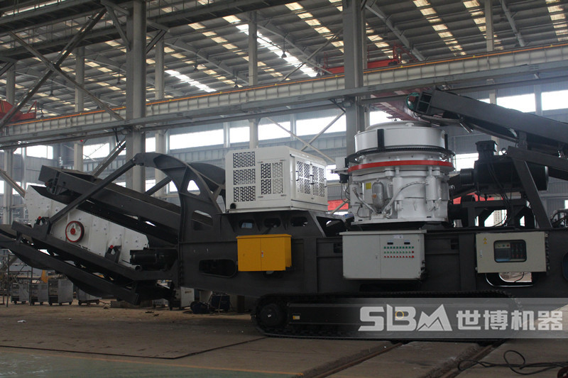 履帶中細(xì)碎移動建筑垃圾破碎機(jī)