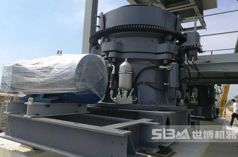 圓錐破碎機(jī)現(xiàn)場