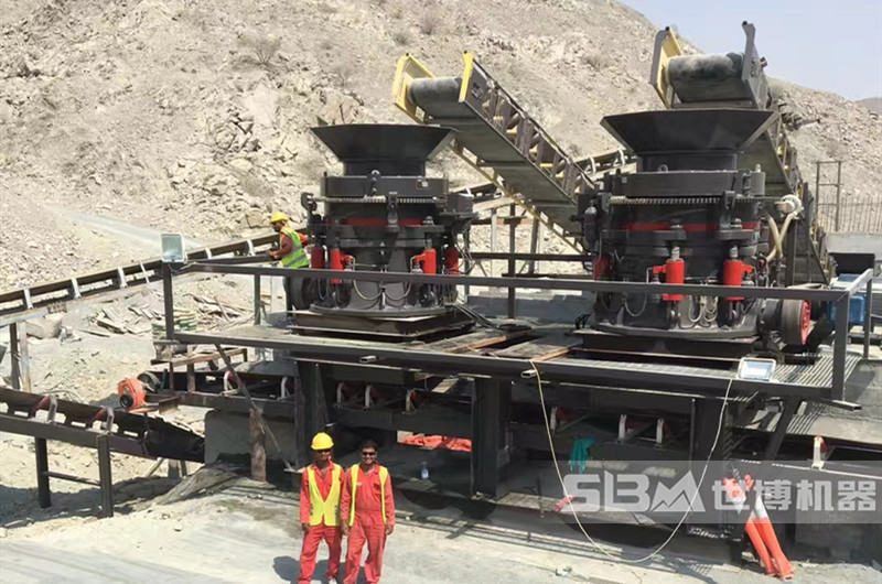 圓錐破碎機(jī)破碎現(xiàn)場