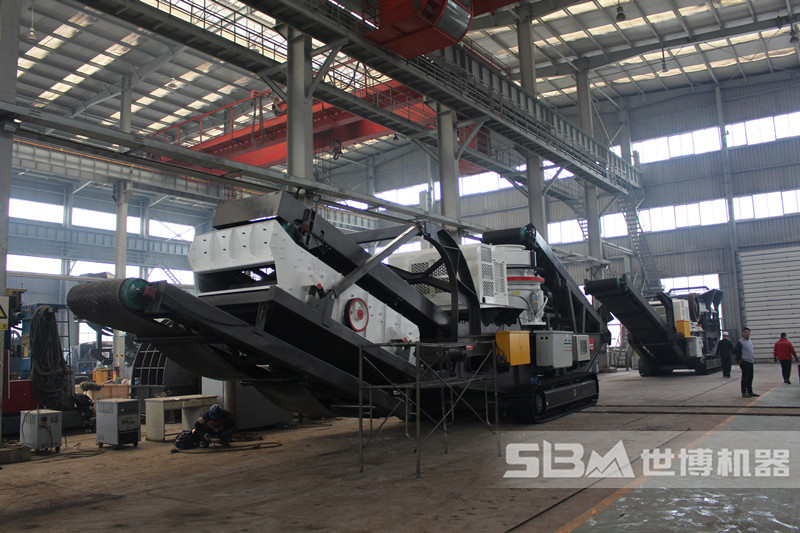 履帶式液壓移動破碎篩分機(jī)