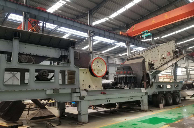 69顎破四組合移動站生產(chǎn)車間，半成品