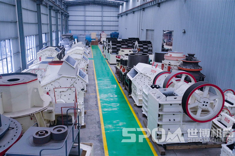 破碎石子機車間