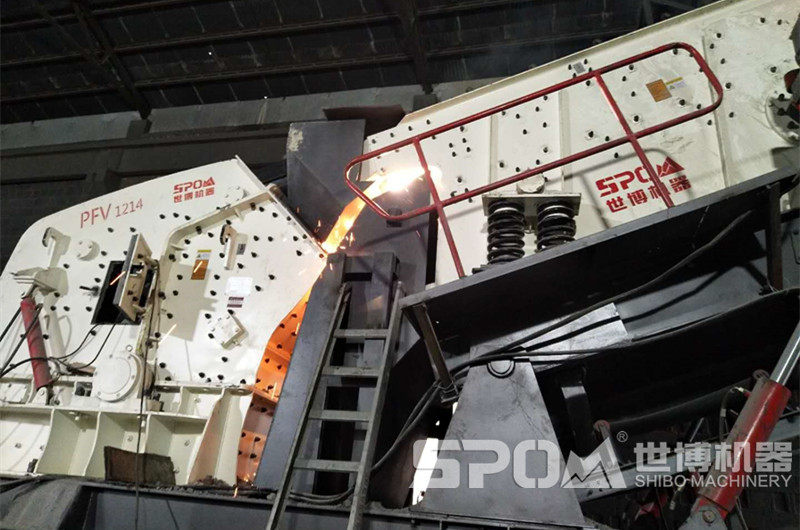 反擊破移動破碎篩分機(jī)