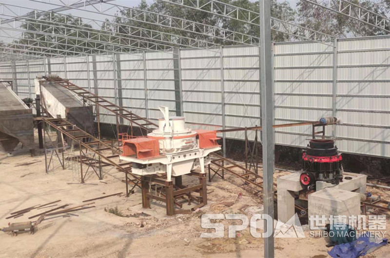 石英礦加工砂石骨料現(xiàn)場(chǎng)