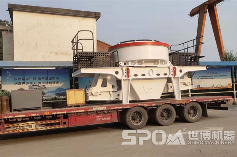 大型制砂機拆機裝車發(fā)貨