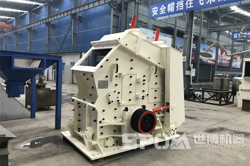 反擊式破碎機(jī)，細(xì)碎石灰石