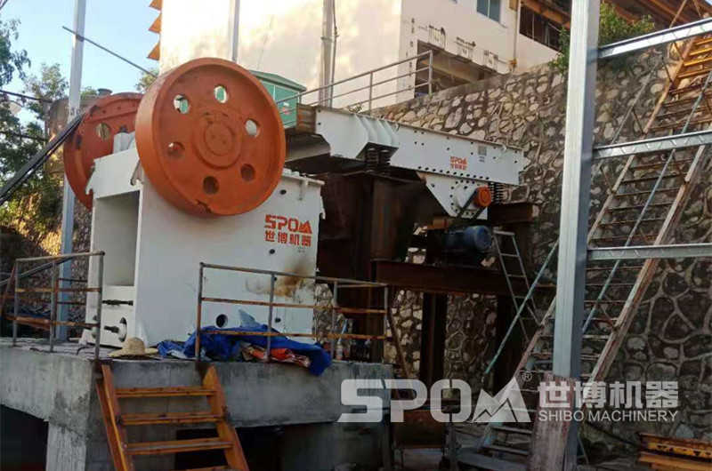 顎式破碎機(jī)，在玄武巖制砂生產(chǎn)線中粗碎