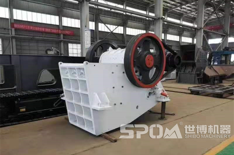 破碎石英石，推薦顎式破碎機(jī)