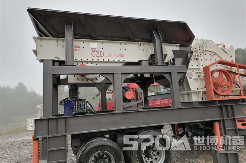 輪胎式粗碎反擊移動破碎站，配大口反擊破